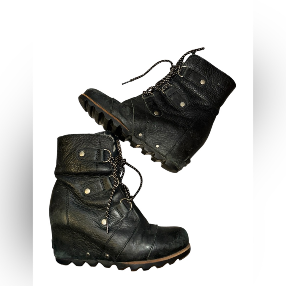 Sorel Black Pebbled Leather Joan of Artic Wedge Mid Shearling Wedge Lace Up 7.5